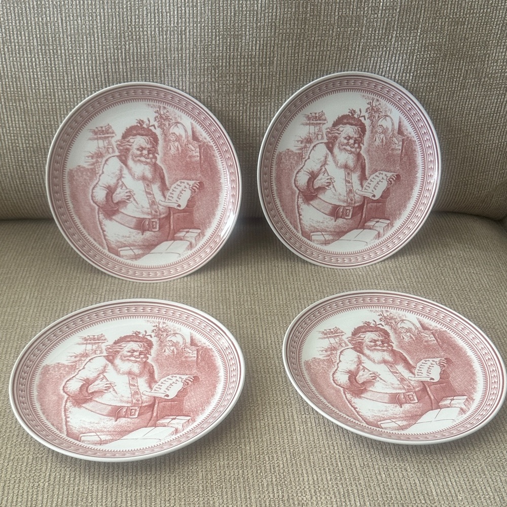 Euc set of 4 Williams Sonoma Spode Saint Nick/Santa Claus Dessert Plates